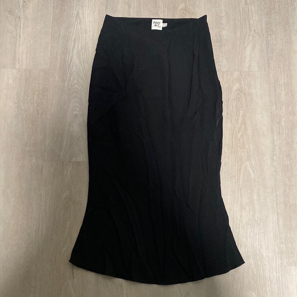Black midi skirt